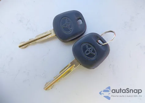 2004 Toyota Corolla Le z USA, uszkodzony, nr VIN JTDBR32E742047514